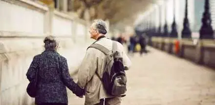 你觉得退休老人还要不要学习新知识?