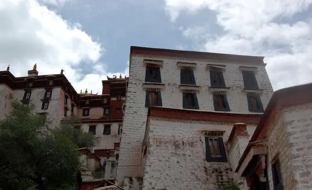 拉萨布达拉宫旅游攻略