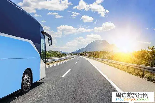 ​载着40多名游客的旅游大巴突然起火，城步苗乡群众及时示警奋力扑救, 你怎么看？