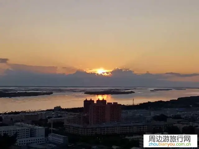 能分享一下你拍摄的美丽日出照片和你当时的拍摄感悟吗?