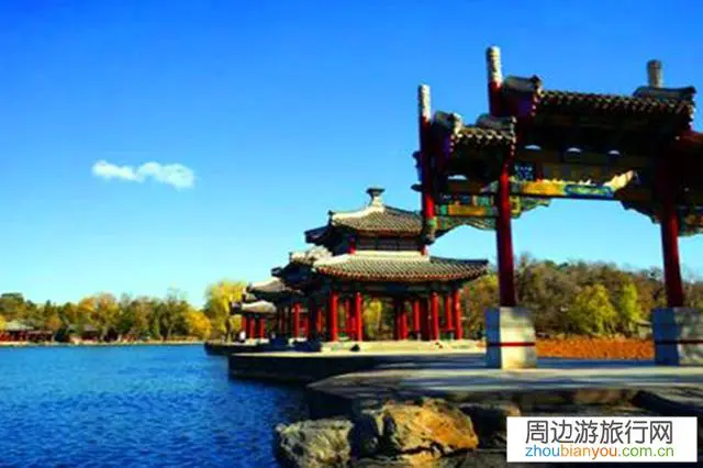 78岁大爷在承德避暑山庄冬泳，官方：其年票将被永久拉黑, 你怎么看？