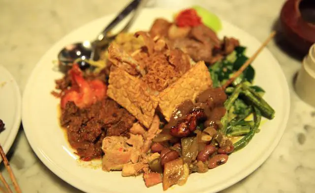 旅游途中你吃过的最难吃的地方小吃是什么？