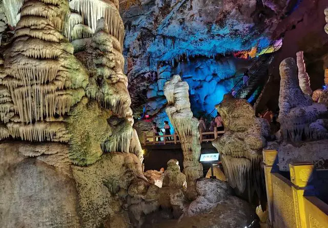 洛阳老君山旅游风景区介绍