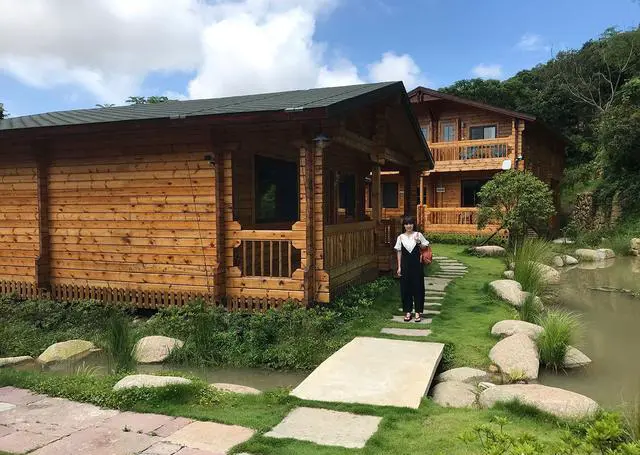 中秋想带一岁半宝宝出去玩，哪些有海鲜的地方比较好？