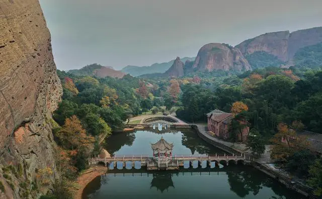 五一从青岛自驾江西有没有祥细线路或者是路书，一周左右时间？