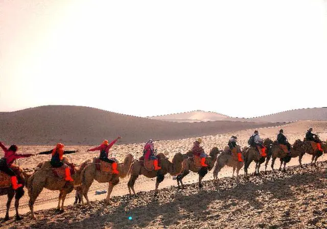 暑假带父母孩子去哪里旅游好?