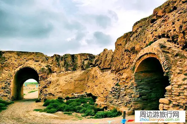 想自驾去宁夏，宁夏周边旅游景点有哪些好玩的呢？