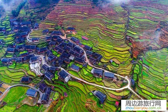 ​载着40多名游客的旅游大巴突然起火，城步苗乡群众及时示警奋力扑救, 你怎么看？