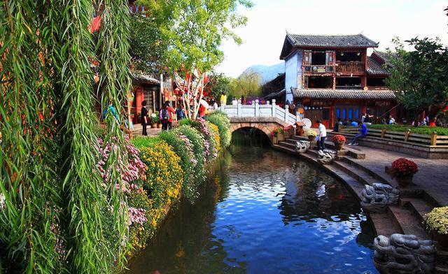 去云南旅游哪里好玩一些？