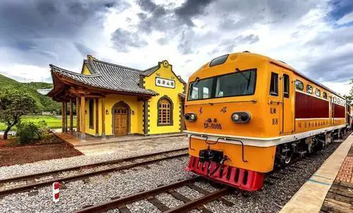 想去云南见建水旅游,那里有什么著名的景点?