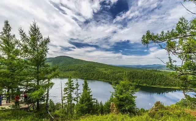 想带家人去草原自驾游，沈阳出发，推荐下一星期的路线？