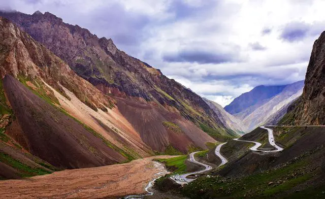 新疆的独库公路风景图
