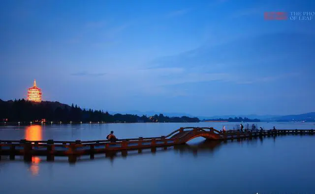去杭州旅游,住在哪个区最方便?