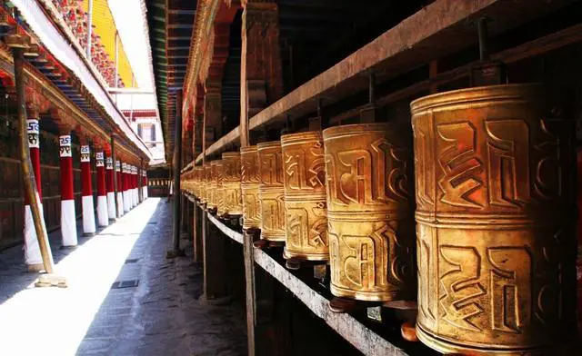 拉萨布达拉宫旅游攻略