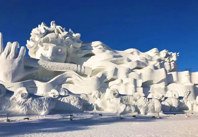 这个季节去哪里旅游好?