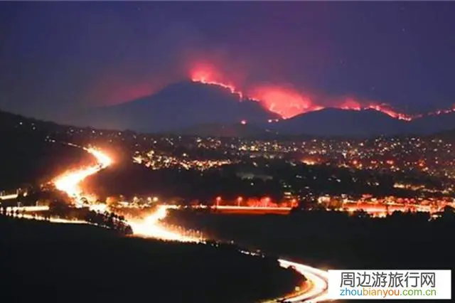 春节去澳洲旅游刚回来,如何在低调的前提下让亲戚朋友同事都知道?