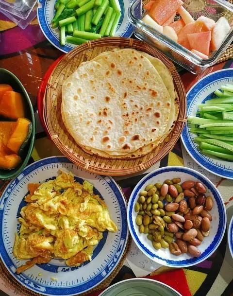 八十年代割麦子，田间吃的“晌午饭”，你还记得是什么吗？