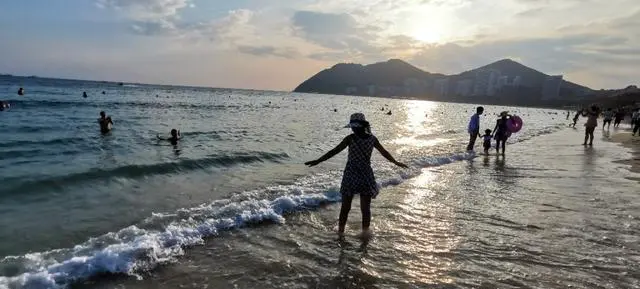 暑假带父母孩子去哪里旅游好?