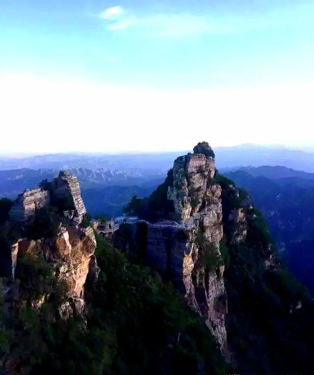 暑假带父母孩子去哪里旅游好?