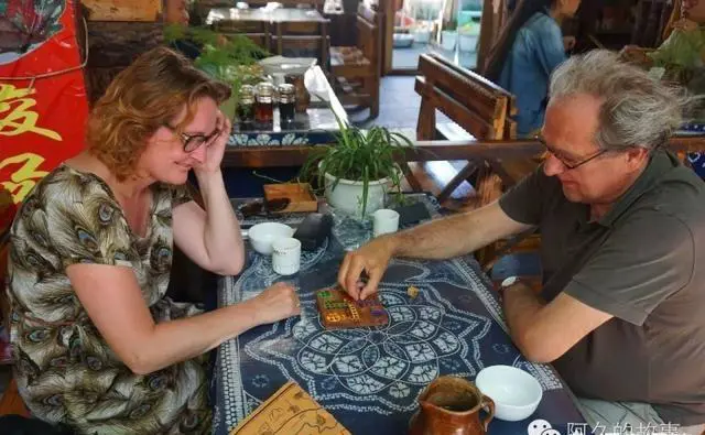 想带父母出去旅行，去哪里好？