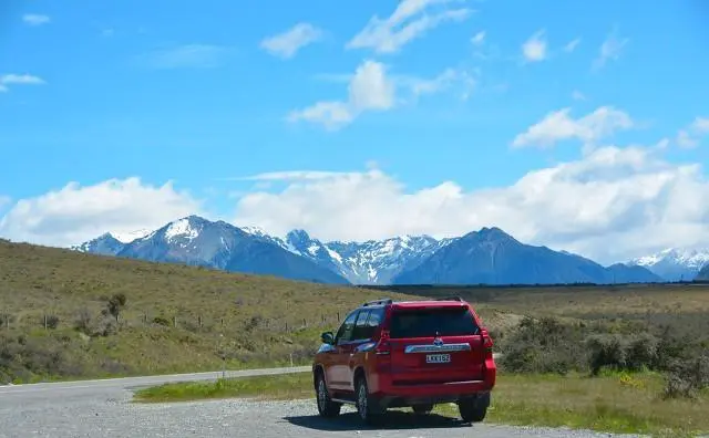 退休后老人自驾游有哪些优势和弊端，需要注意哪些问题？