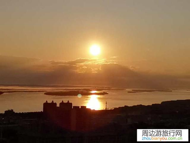 现在出去旅游需要注意些什么啊？哪里比较凉快啊？