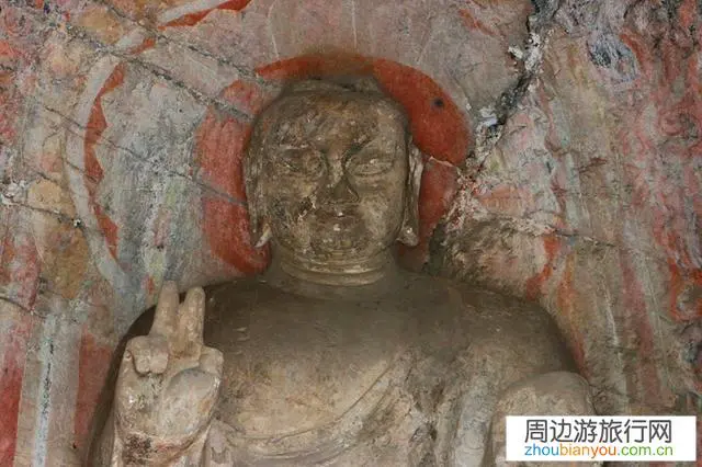 我想一个人去洛阳旅游，有什么推荐的文化地嘛？