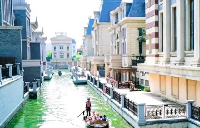 沿海城市消费低，环境好，适合独自去旅游的是哪里？