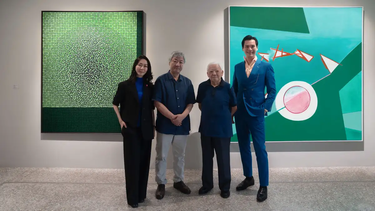 金馬賓館當代美術館館長暨《吟遊時空》總策展人邵雅曼、韓國當代抽象藝術家權純益、華人幾何抽象藝術的開啟者霍剛、《吟遊時空》共同策展人郭東杰（圖左至右）。