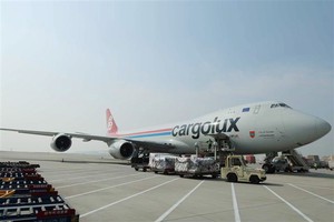 一条“空中丝路”织出全球商贸网丨五年路上你我他——四中全会精神大家谈